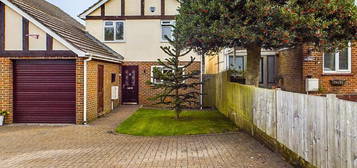 4 bedroom link detached house for sale