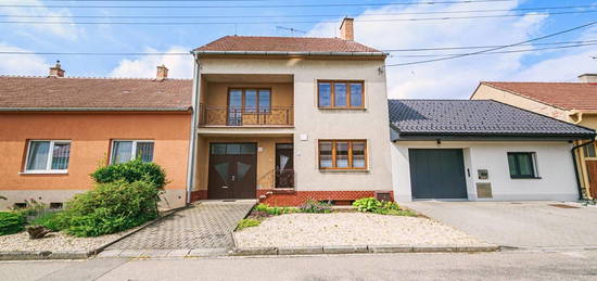 Prodej  rodinného domu 235 m², pozemek 548 m²