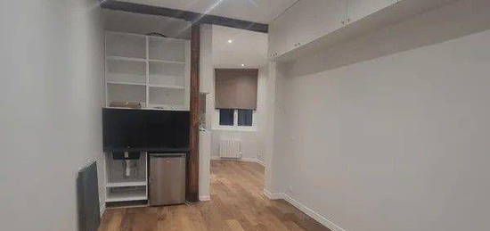 Studio meublé  à louer, 1 pièce, 33 m², Étage 0/–