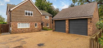 4 bedroom detached house to rent