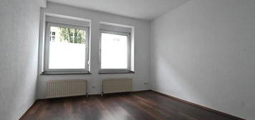 Frisch renovierte Erdgeschosswohnung in beliebter Lage von Pempelfort * ca. 55m² * Duschbad * separate Küche * Sicher...