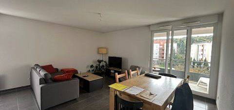 Appartement T3 avec balcon et parking