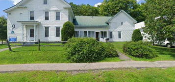 14 Russell St, Plymouth, NH 03264