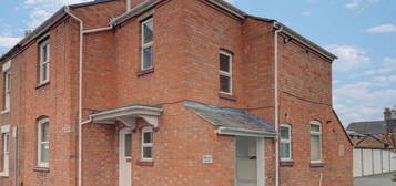 1 bedroom ground floor flat to rent