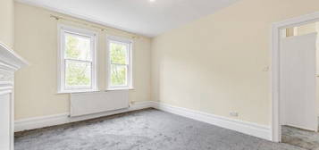 Flat to rent in Grantully Road, London W9