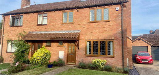 4 bedroom semi-detached house for sale