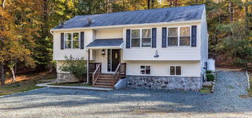 35 Brougham Rd, Palmyra, VA 22963