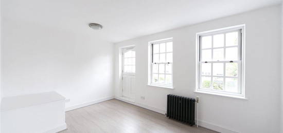 Maisonette to rent in Bramshaw Road, Homerton, London E9