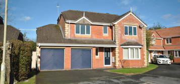 4 bedroom detached house to rent