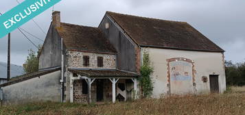 Maison atypique qui demande à revivre