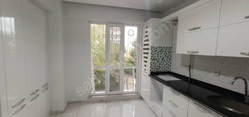 YEDİTEPE DE KİRALIK GENİŞ 2+0 DAİRE