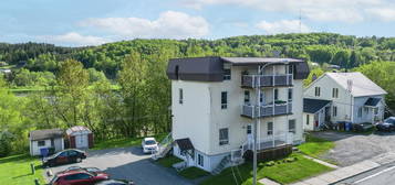 687 - 687C, boulevard Renault
                        Beauceville