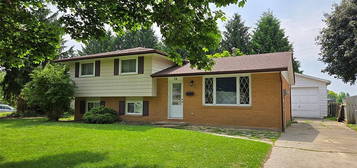 54 Finch Ave, Chatham Kent, ON N7L 1H6