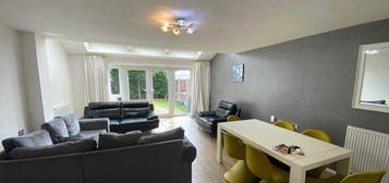 Detached house to rent in Broughton Lane, Salford M7