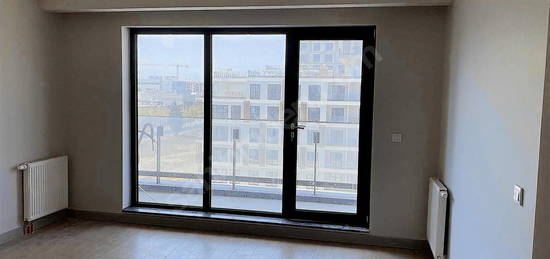 BAHÇEŞEHİR AKZIRVE STRADA 2.ETAPTA KİRALIK 1+1 BALKONLU DAİRE