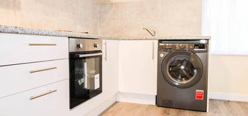 Flat to rent in Windmill Road, Gillingham ME7