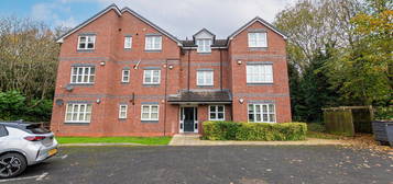 Flat to rent in Hawkhurst Court, Leigh, Greater Manchester. WN7