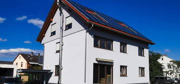 BERK Immobilien - Mehrgenerationenhaus - Dachgeschoss komplett neu - sparsam mit PV - Wörth am Main