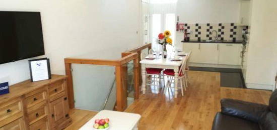 2 bed flat to rent