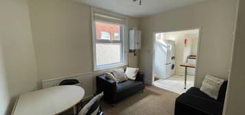 1 bed terraced house to rent