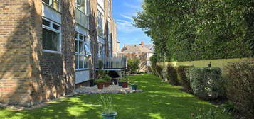 2 bedroom ground floor flat for sale