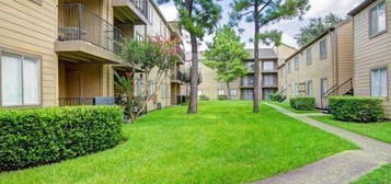 Wood Trails Apartments, Bryan, TX 77803