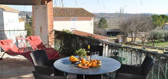 APPARTEMENT AVEC VUE ET TERRASSE PLEIN SUD - Entre NIMES et ALES