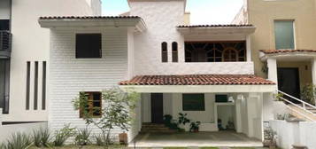 Residencia En Venta En Country Club Guadalajara