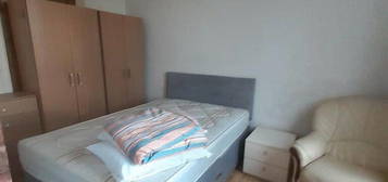 1 bedroom flat share