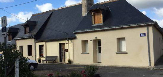 Maison mitoyenne à louer à l'année, fonctionnelle et confortable