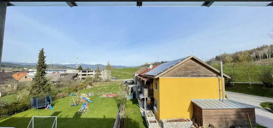 Traumhafter Ausblick, 3 Zimmer, Balkon, Garage, komplett saniert