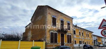 Casa indipendente all'asta via IV Novembre , 13, Nicorvo