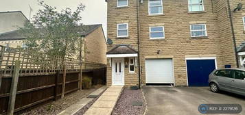 3 bedroom semi-detached house