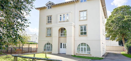 Flat to rent in The Park, Leckhampton, Cheltenham GL50