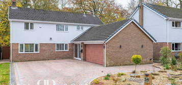 4 bed detached house for sale