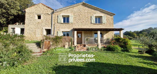 Ancien corps de ferme avec terrain d'environ 6000 m² entre Mirabel-aux-Baronnies et Vaison-La-Romaine