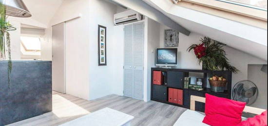 SAINT RAPHAËL Centre Ville: Location hors saison appartement meublé type T2 d'environ 30m2 traversant