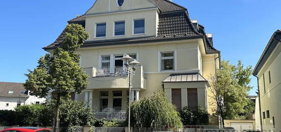 Stilvolle und luxuriöse 5,5 Zimmerwohnung im Altbau