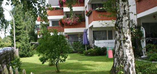 moderne Wohnung mit zwei Zimmern und Balkon in Köln-Niehl