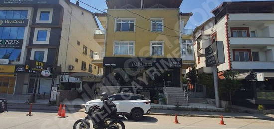 YAHYAKAPTAN RAMADA OTEL KARŞISI 4+1 ARA KAT 180 M2 DAİRE