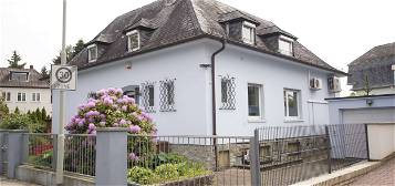 Freistehendes Einfamilienhaus mit großen Garten in Oberursel/Ts.