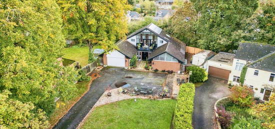 6 bedroom detached house for sale