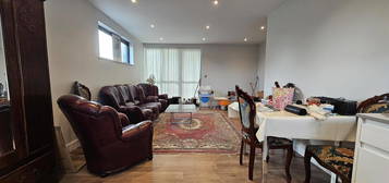 2 bed flat to rent