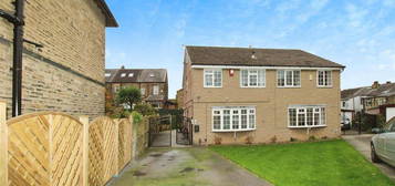 4 bedroom semi-detached house to rent