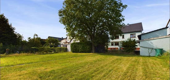 Handwerkerjuwel: Zweifamilienhaus mit großem Garten und Scheune