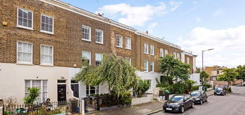 Terraced house for sale in Stamford Road, London N1