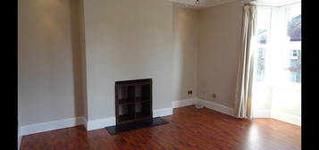 3 bed maisonette to rent