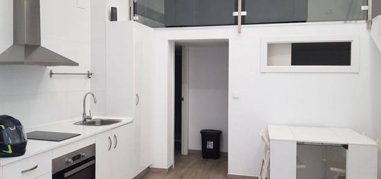 Loft de alquiler en El Raval - Portes Encarnades