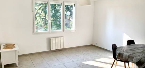 Appartement meublé 52m2 + cave + parking