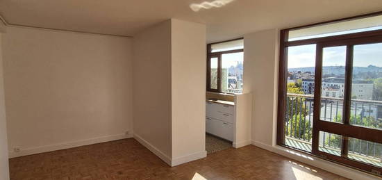 Studio avec espace nuit à Boulogne-Billancourt